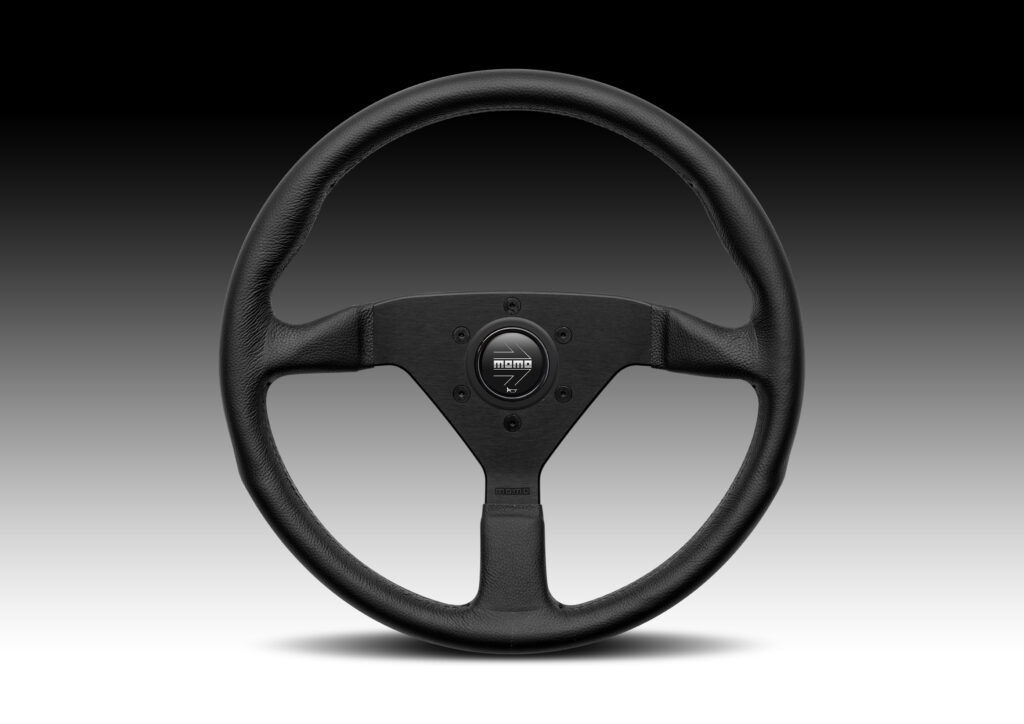 MOMOステアリング、 | MOMO JAPAN INFORMATION