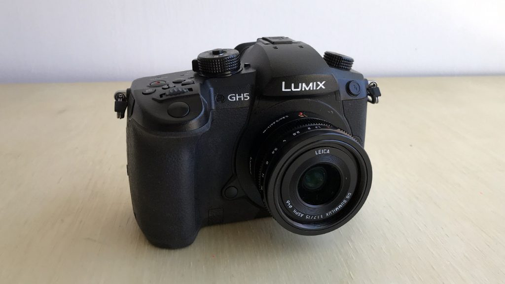 神レンズ！】明るい単焦点レンズLEICA 15mm/f1.7で決まり – 物と音