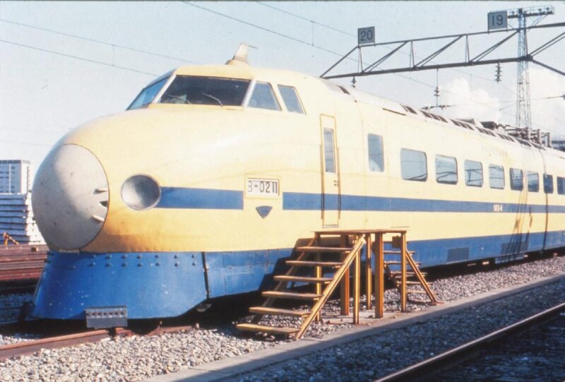 ドクターイエローの歴史」ついに引退を発表…昭和・平成・令和と3つの