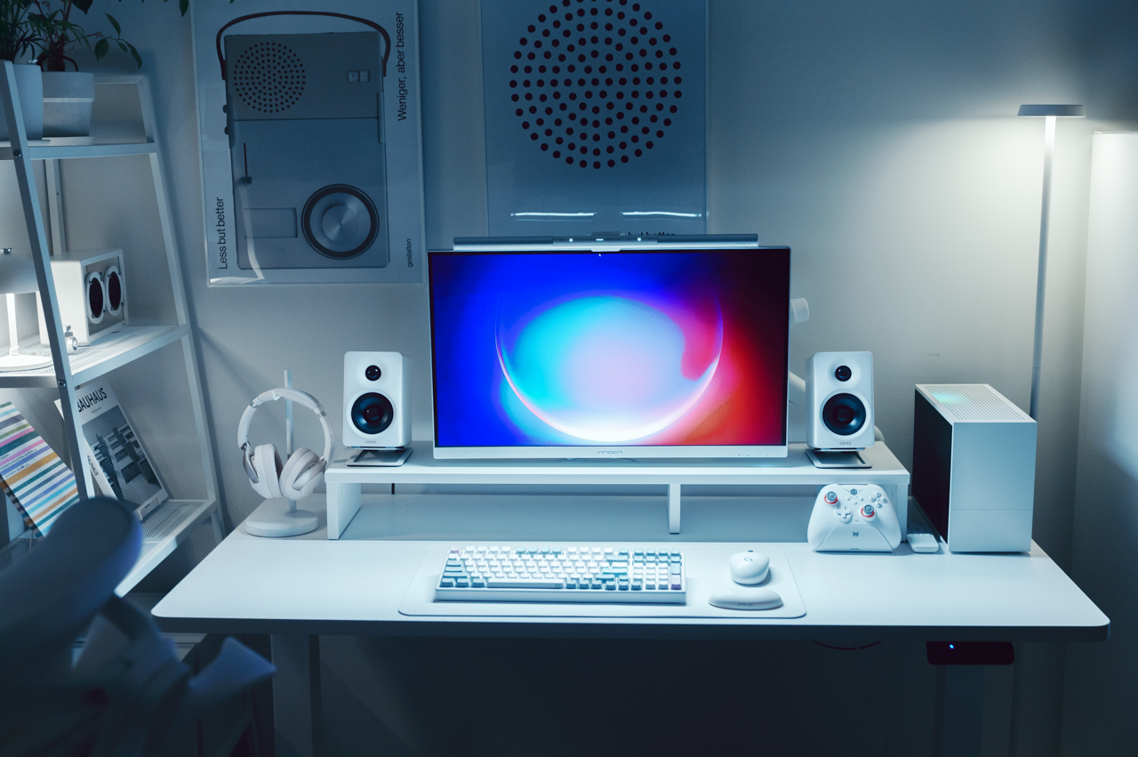 BenQ ScreenBar Pro レビュー／モニターライトの最高峰。自動点灯や