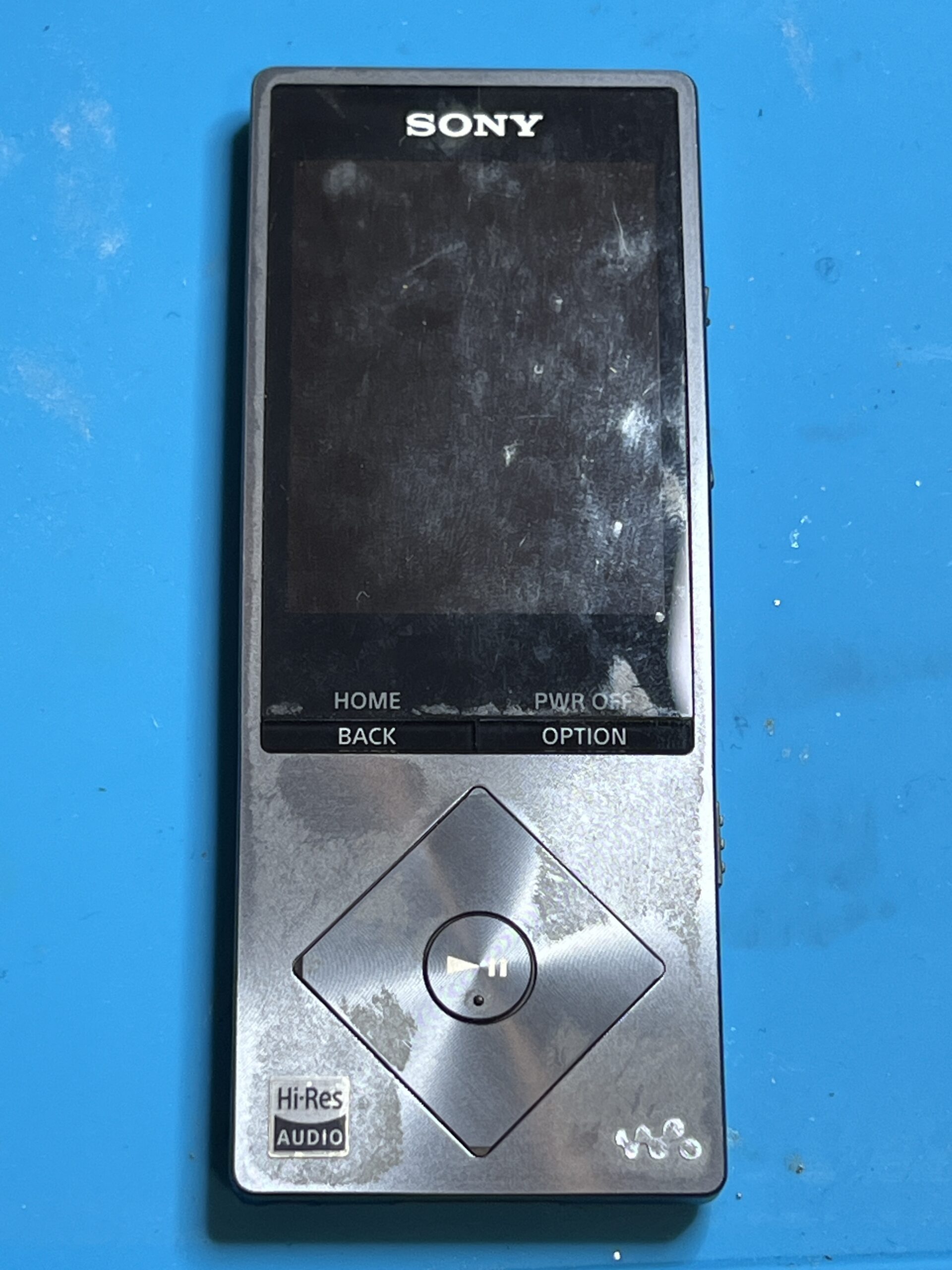WALKMAN（NW-A25）バッテリー交換古いWALKMANのバッテリー交換も対応