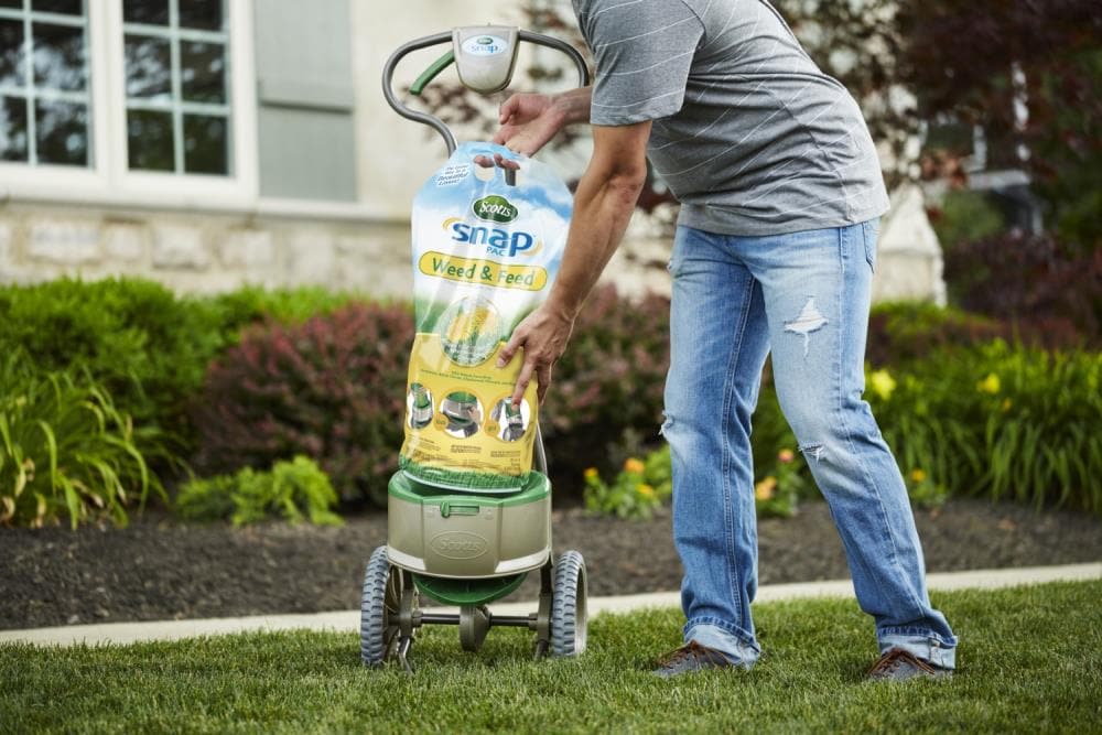 Scotts Snap Pac Weed and Feed 13.72-lb 4000-sq ft 25-0-4 Weed