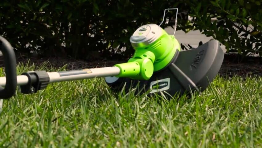 Greenworks 15-in Telescopic Shaft Corded Electric String Trimmer