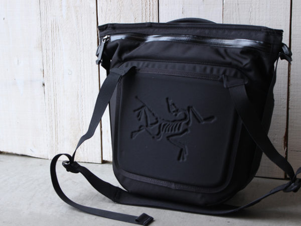 サッコシュ以上Dayパック未満のサイズ感が絶妙！Arro 8 Shoulder Bag