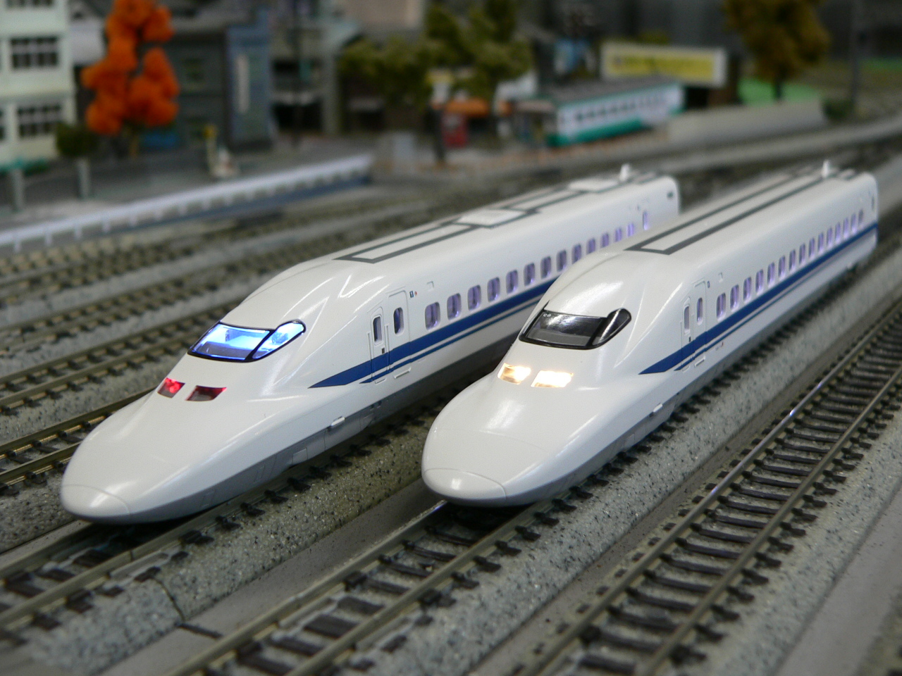 カトーの700系新幹線基本＆増結16両セットのパンタスパーク＆車掌