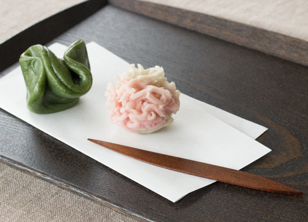 和菓子を切るやつ – 輪島キリモト 和菓子切りセット – もらくらし