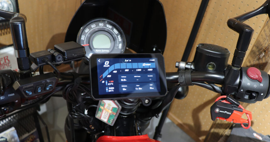TANAX】新製品ドラレコ付きスマートライドモニターはバイク乗り目線