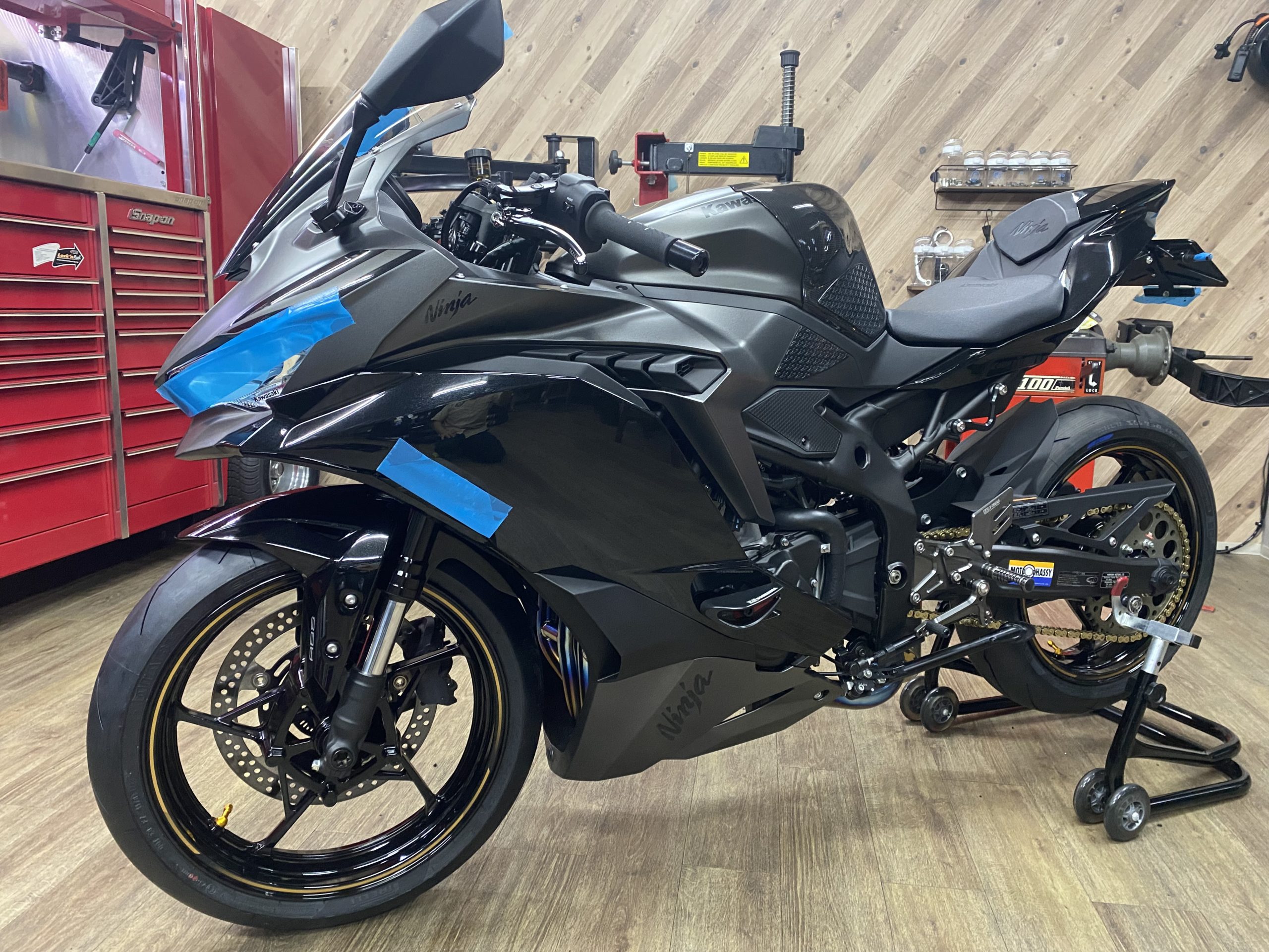 kawasaki ZX-25R PIRELLI DIABLO SUPERCORSA V3にタイヤ交換 | MOTO