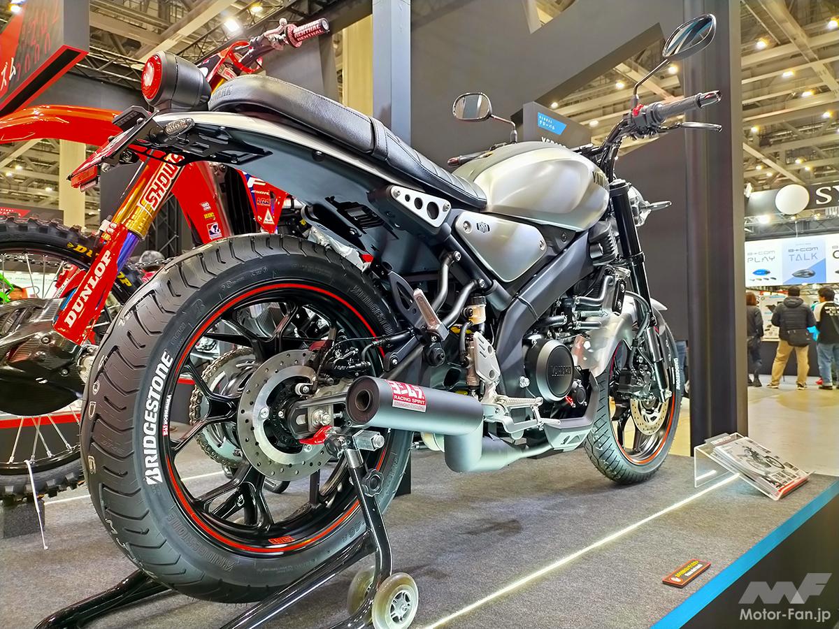 ヨシムラのヤマハXSR125 ABS、カスタムの可能性を探る！ サイクロン