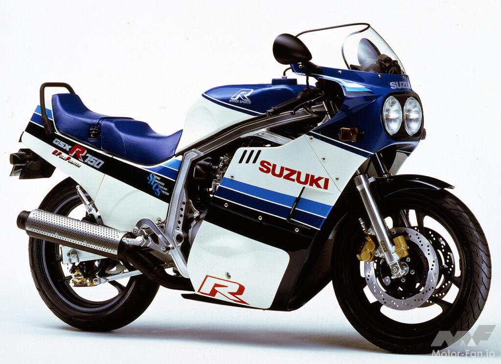 西部警察Ⅱの黒カタナ（鳩村仕様）＆カーボンカウルの現行KATANA改