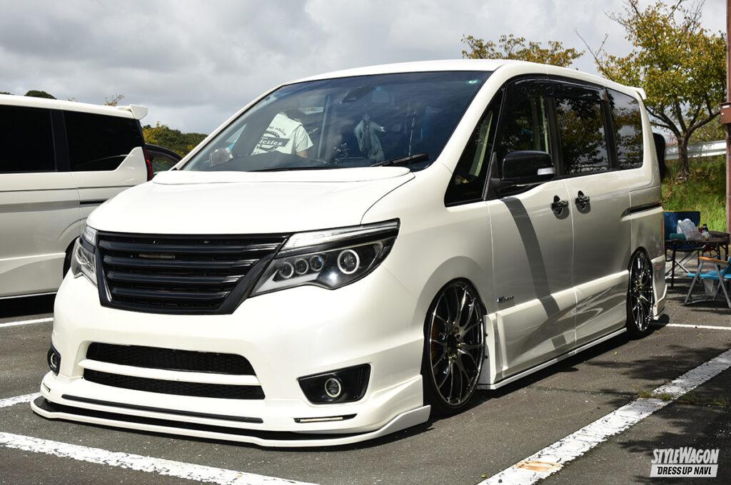 C26セレナの「目ヂカラ」が強烈すぎ！ 4連イカリングのヘッドライトは