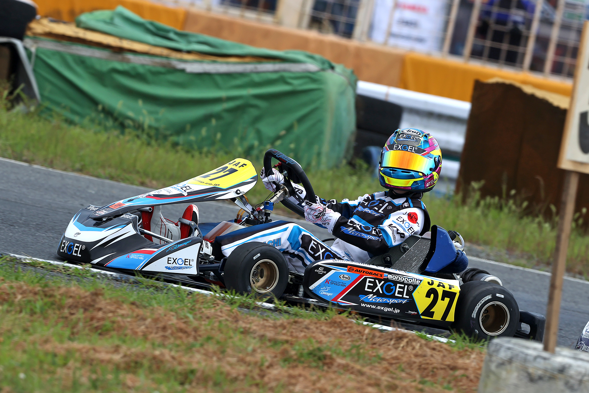 FS-125部門の激闘は洞地遼大選手に軍配が上がる | JAFモータースポーツ