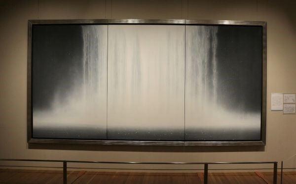 平部正博の油絵F4。山里が描かれています。額も大変良いものです