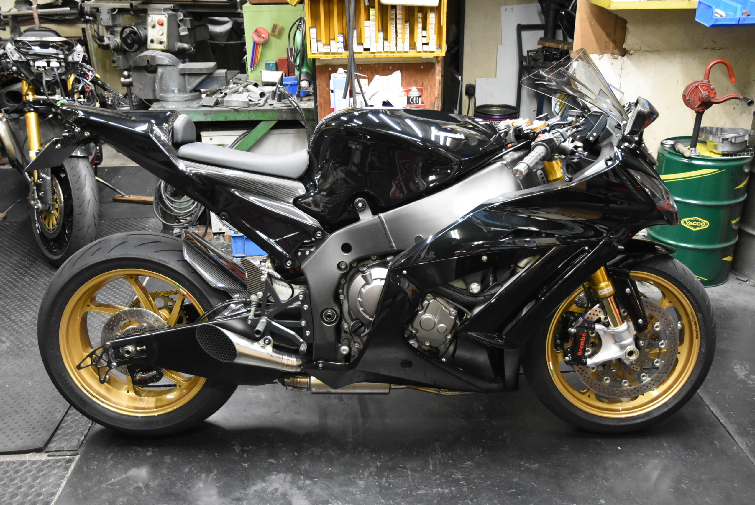 ZX-10R 入庫 - MAINTENANCE SHOP QUARTER