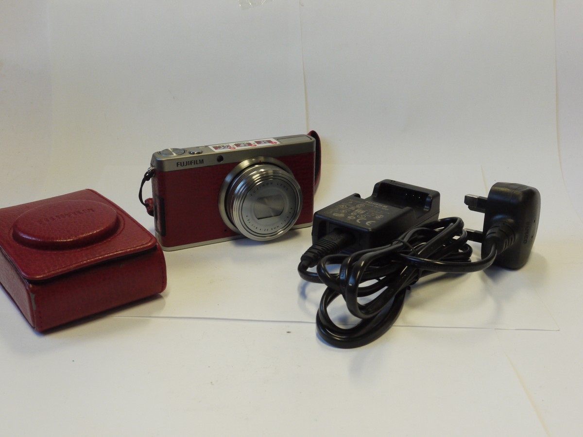 Fujifilm XF1 12MP Digital Compact camera, chrome with Red leather