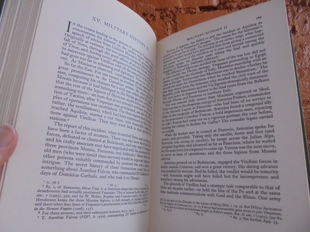 洋書 Tacitus (2 volumes) by Ronald SYME 洋書 Tacitus (2 volumes