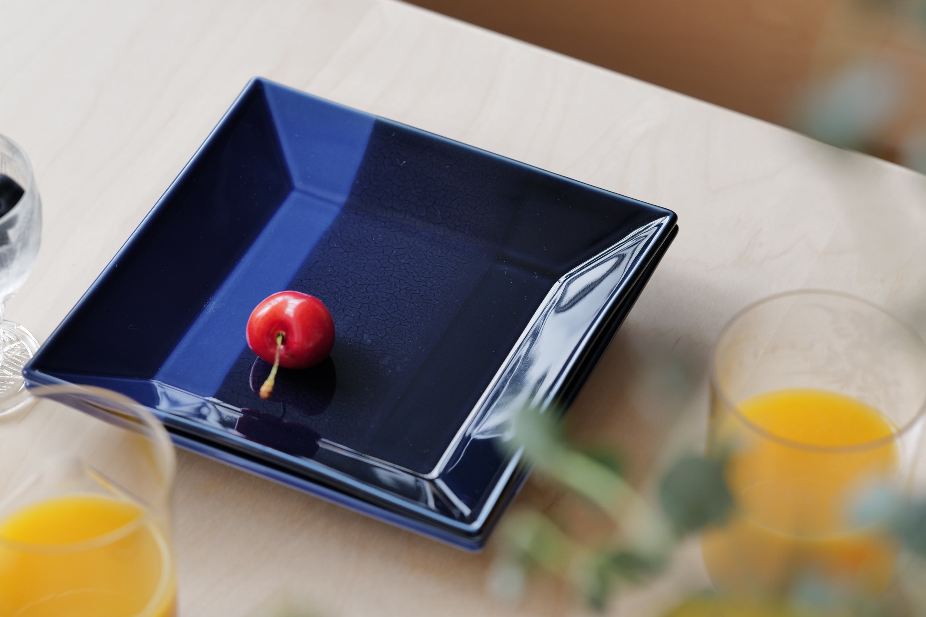 KASANE 角皿16cm 紺色 | 石本藤雄デザインの食器、雑貨の通販