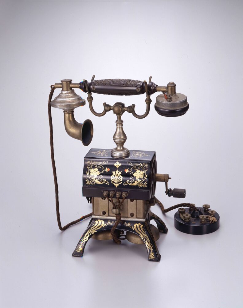 デルビル磁石式甲号卓上電話機 | ToMuCo - Tokyo Museum Collection