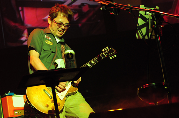 奥田民生の全国ツアー「おとしのレイら」。そのファイナル公演には大