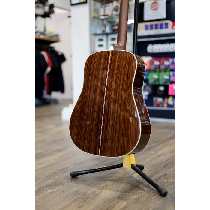 Martin D-28 Standard - Spruce Top Guitar - Fishman Matrix Musique