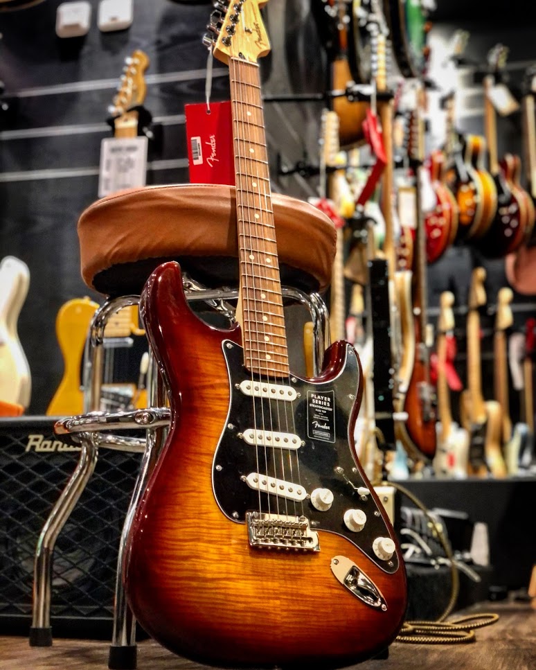 Fender Player Series Stratocaster Plus Top - Tobacco Sunburst
