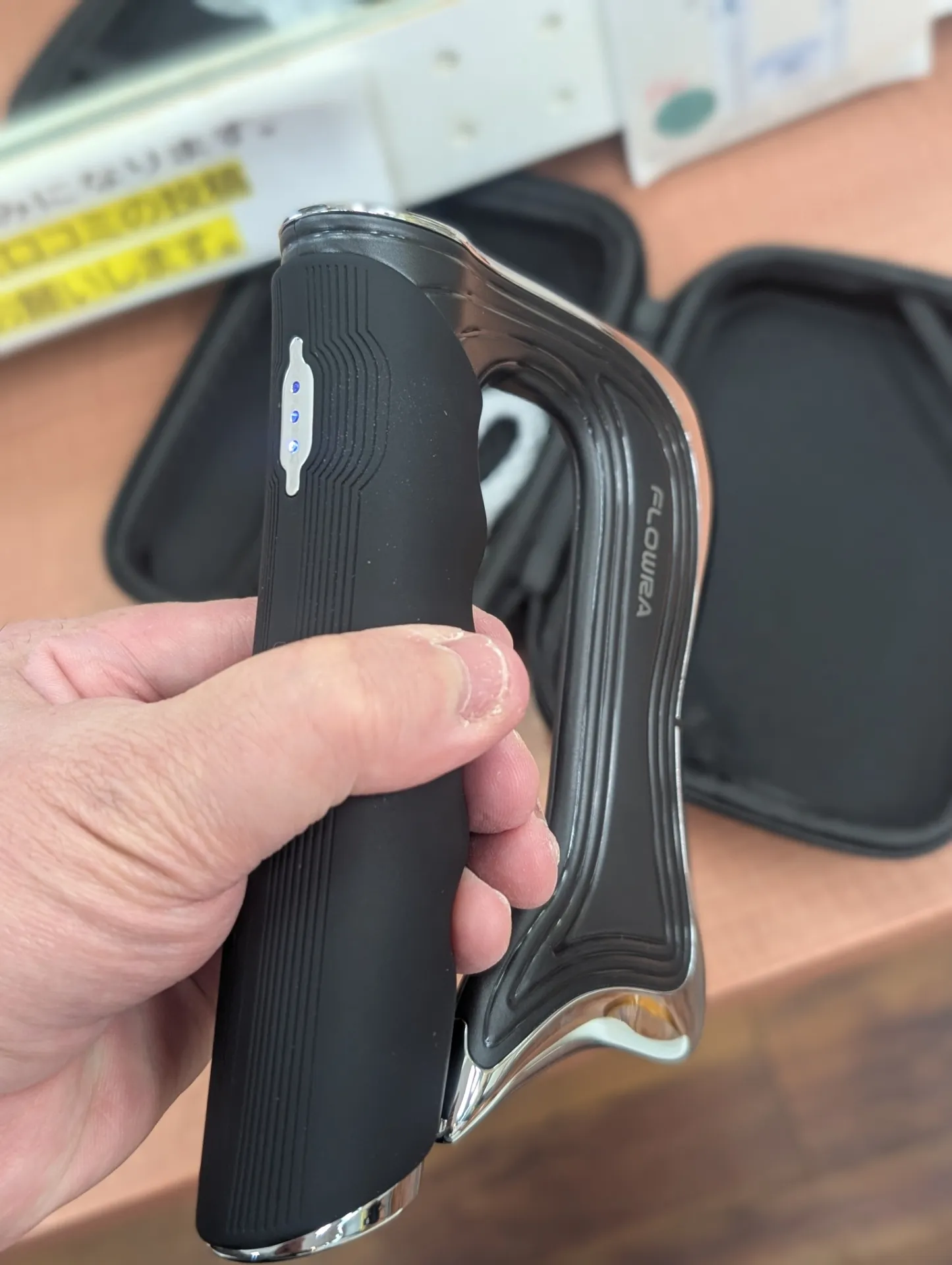 NMES×カッサの革新。「HEPASKIN FLOWRA（ヘパスキン フローラ）」で