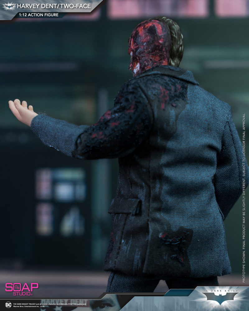 THE DARK KNIGHT 1/12 SCALE ACTION FIGURE HARVEY DENT / TWO-FACE