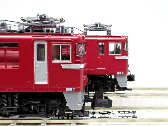 ED76形 1000番代（後期型・サッシ窓・JR貨物更新車・銀色ドア）が入線