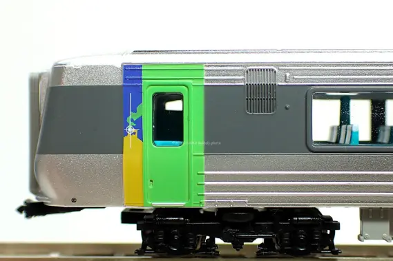 785系300番代 特急「スーパー白鳥」用増結改造車 NE-303編成が入線しま