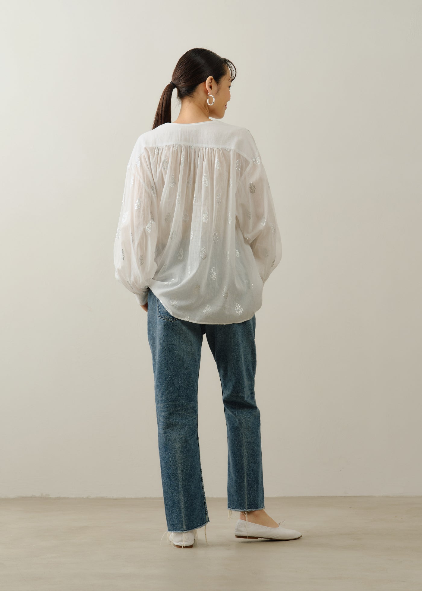 Cotton Voile Foil Flower Print Gather Blouse | Pasand by ne