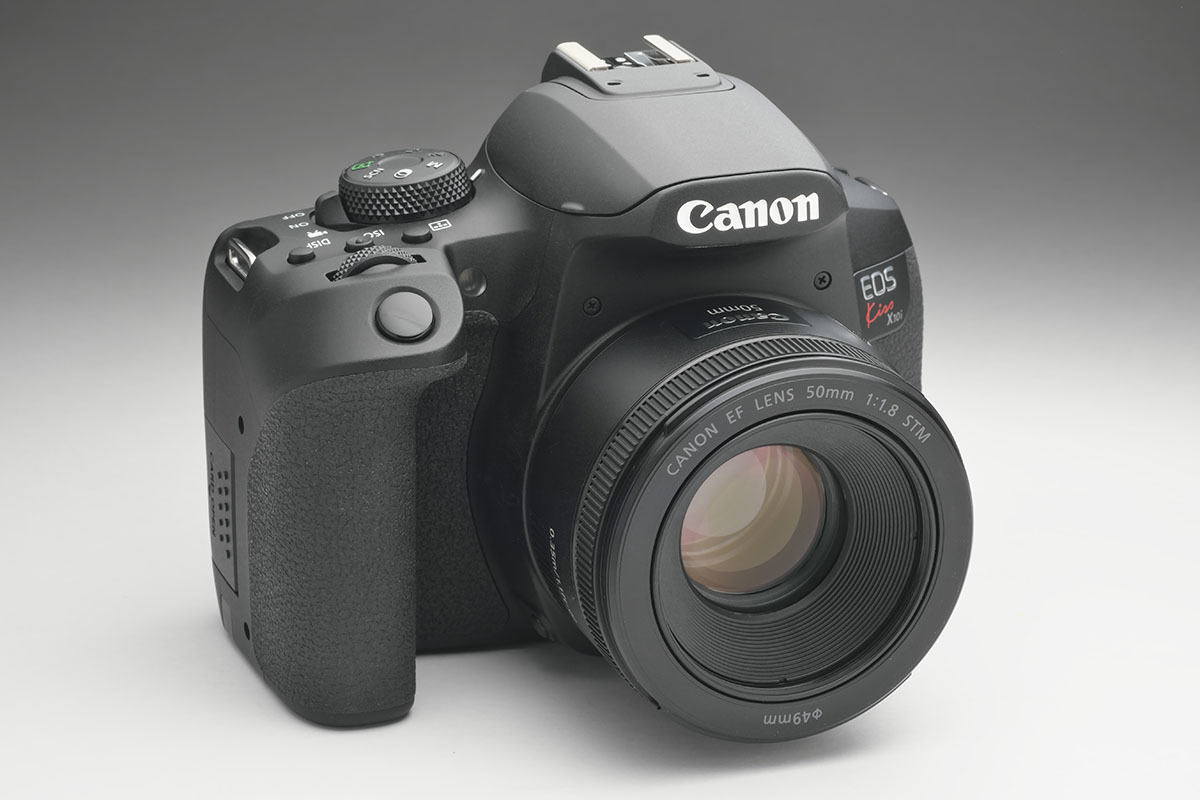 キヤノン「EOS Kiss X10i」レビュー 上位機種のお株を奪う装備＆機能