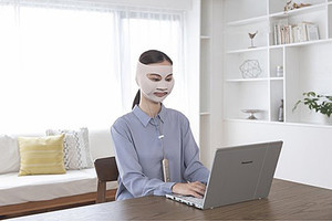 アデランス、顔などに光を当てるLED美容照射パネル「BeauStage VIRUGA