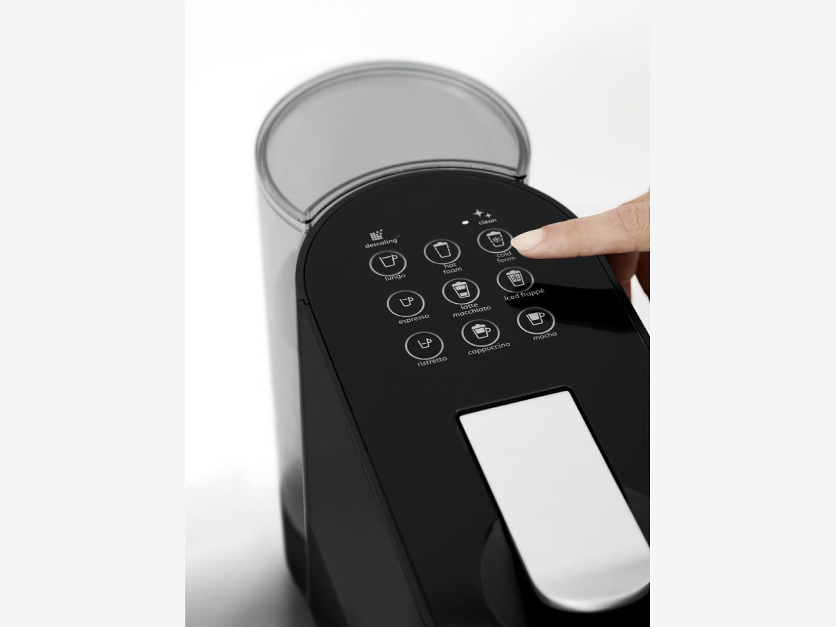 ネスプレッソ、ミルクフォーマー搭載コーヒーメーカー「アトリエ