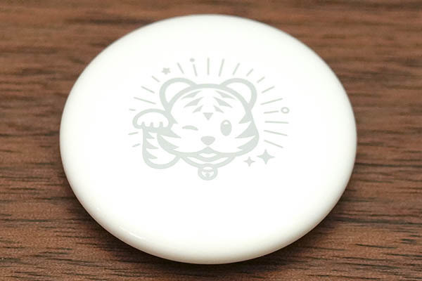 日本限定の「トラ柄AirTag」を入手！ アップル初売りでプレゼント