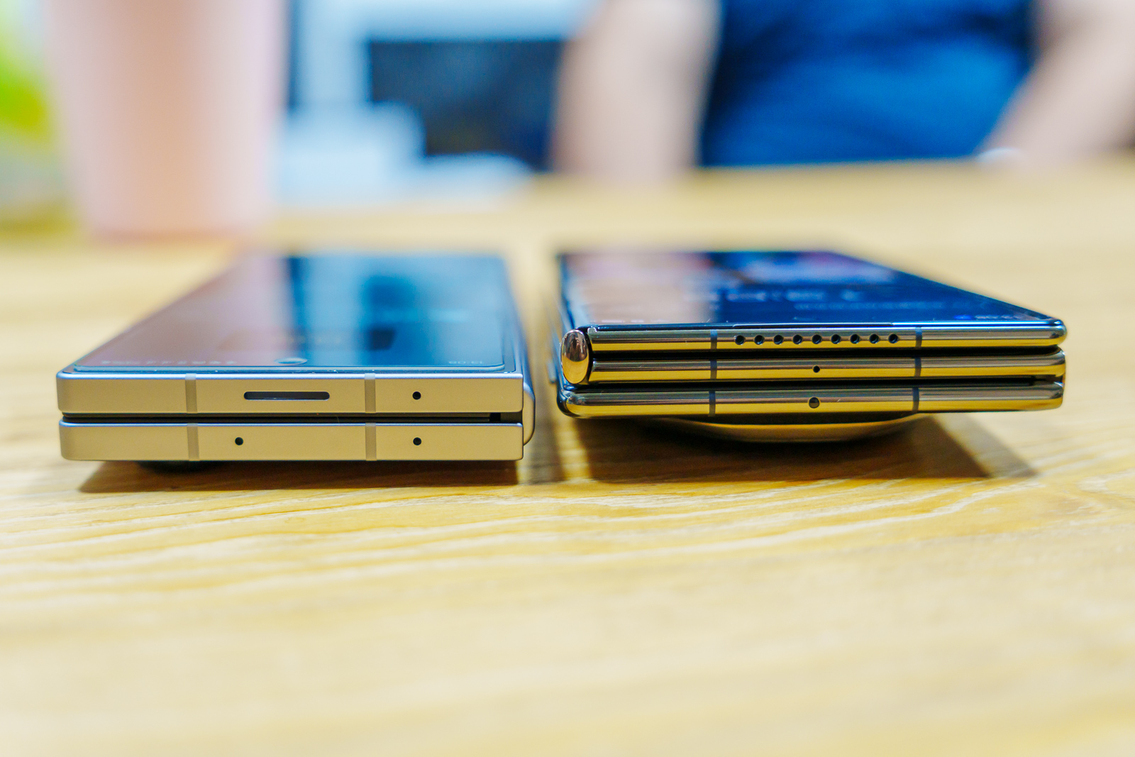 世界初の三つ折りスマホを触った！ ファーウェイ「HUAWEI Mate XT