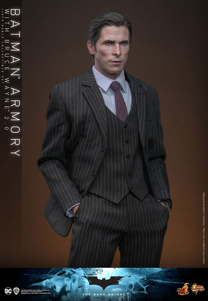 映画『ダークナイト』より、バットスーツ格納庫＆ブルース・ウェイン