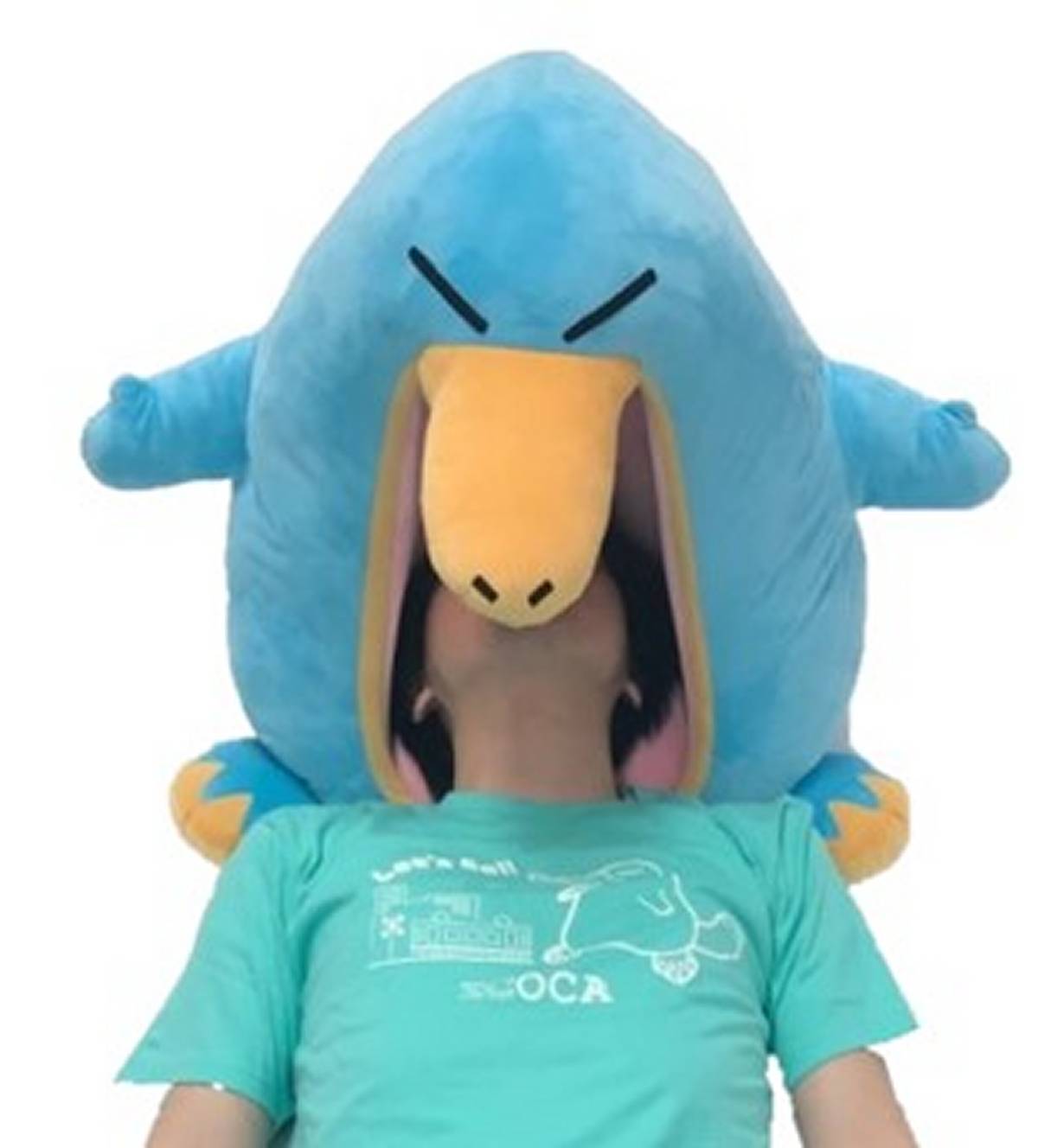 口を開けたイコちゃん」クッション 頭を入れて安眠？ | 鉄道ニュース