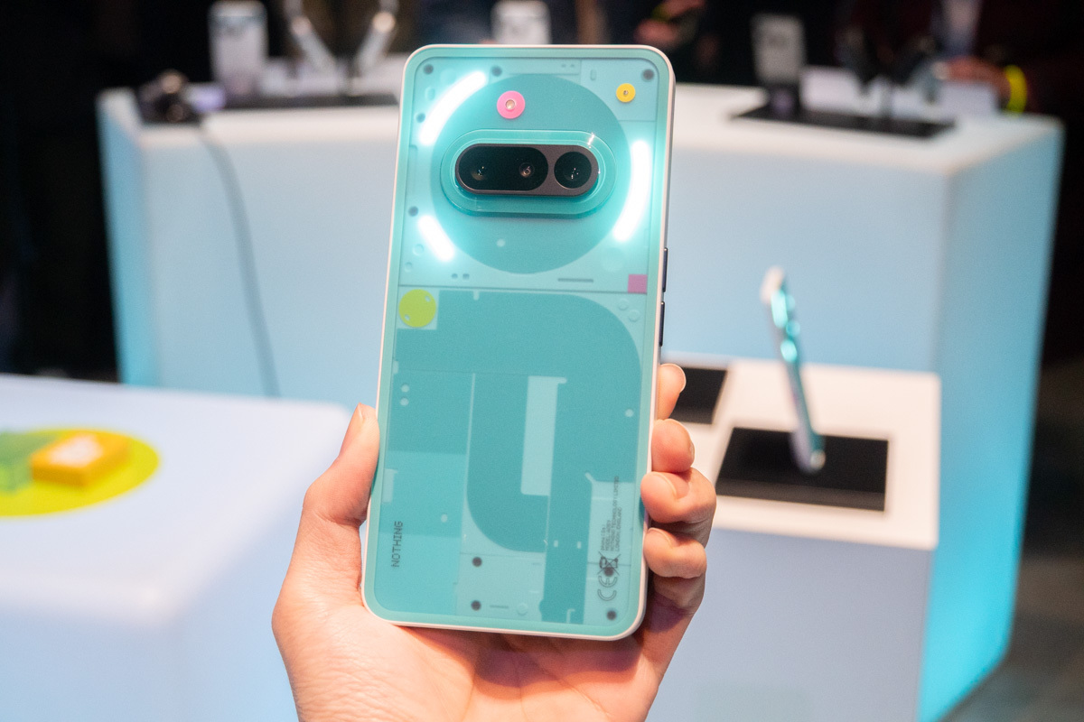 Nothing、“90年代後半のテック”イメージの限定スマホ「Phone (3a