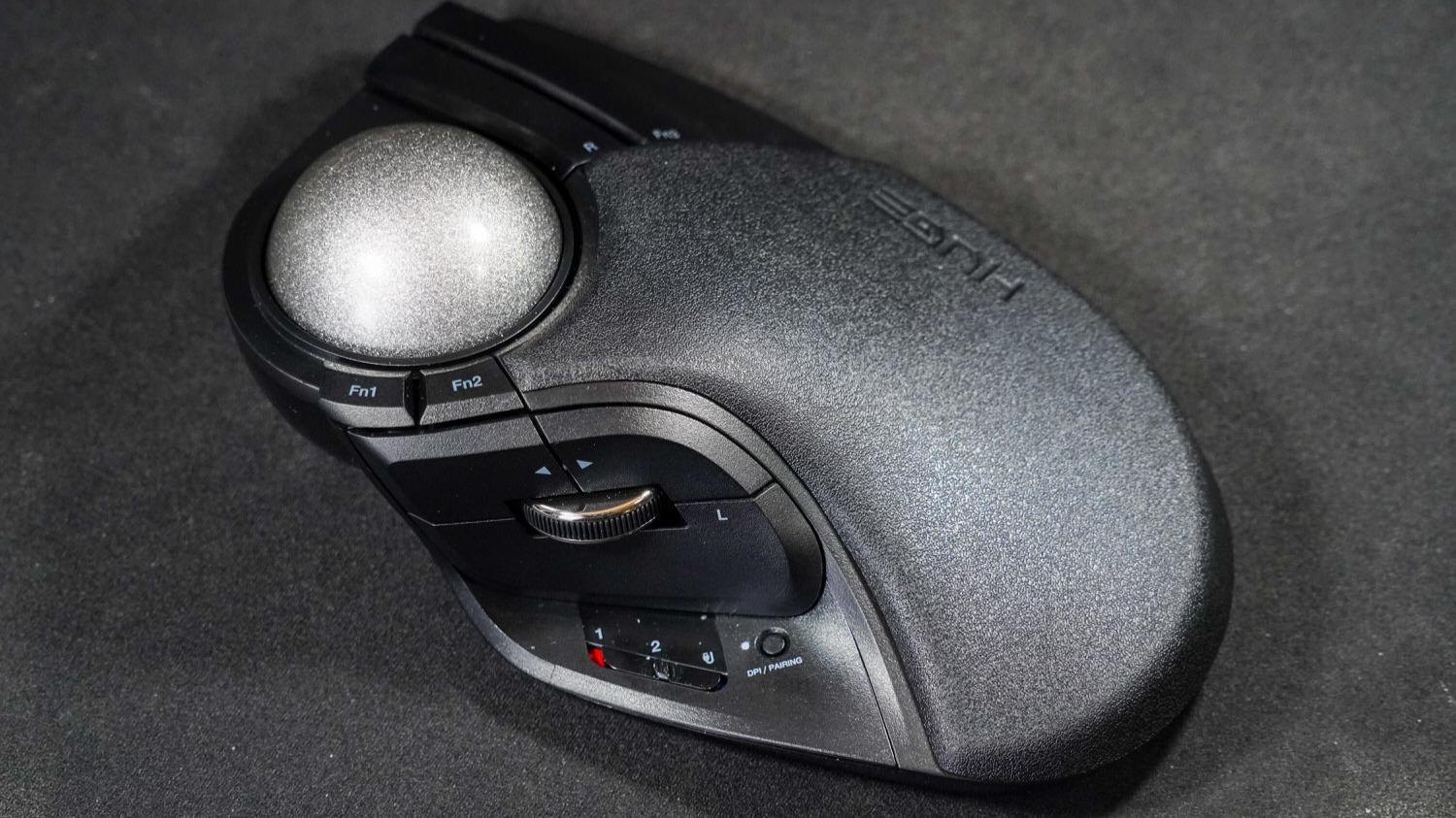 レビュー】エレコム、8年ぶりの大型トラックボールマウス「HUGE PLUS