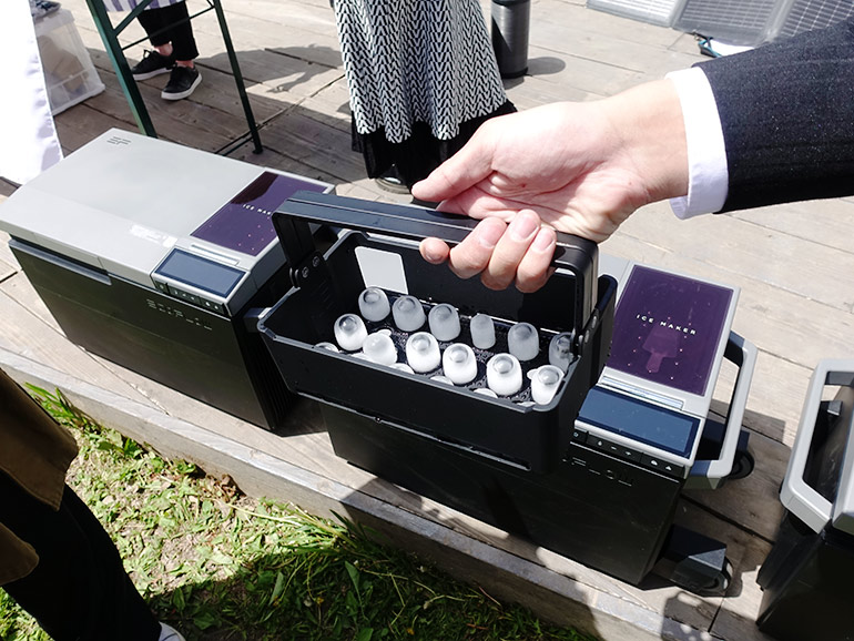 取材】たった12分で氷も作れる！車中泊ポータブル冷蔵庫新発売！冷凍も