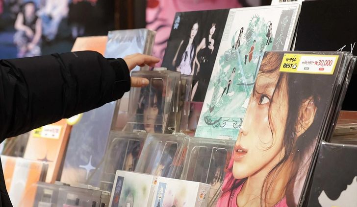 K-pop album exports top $300 mil. in 2025 for 1st time - The Korea