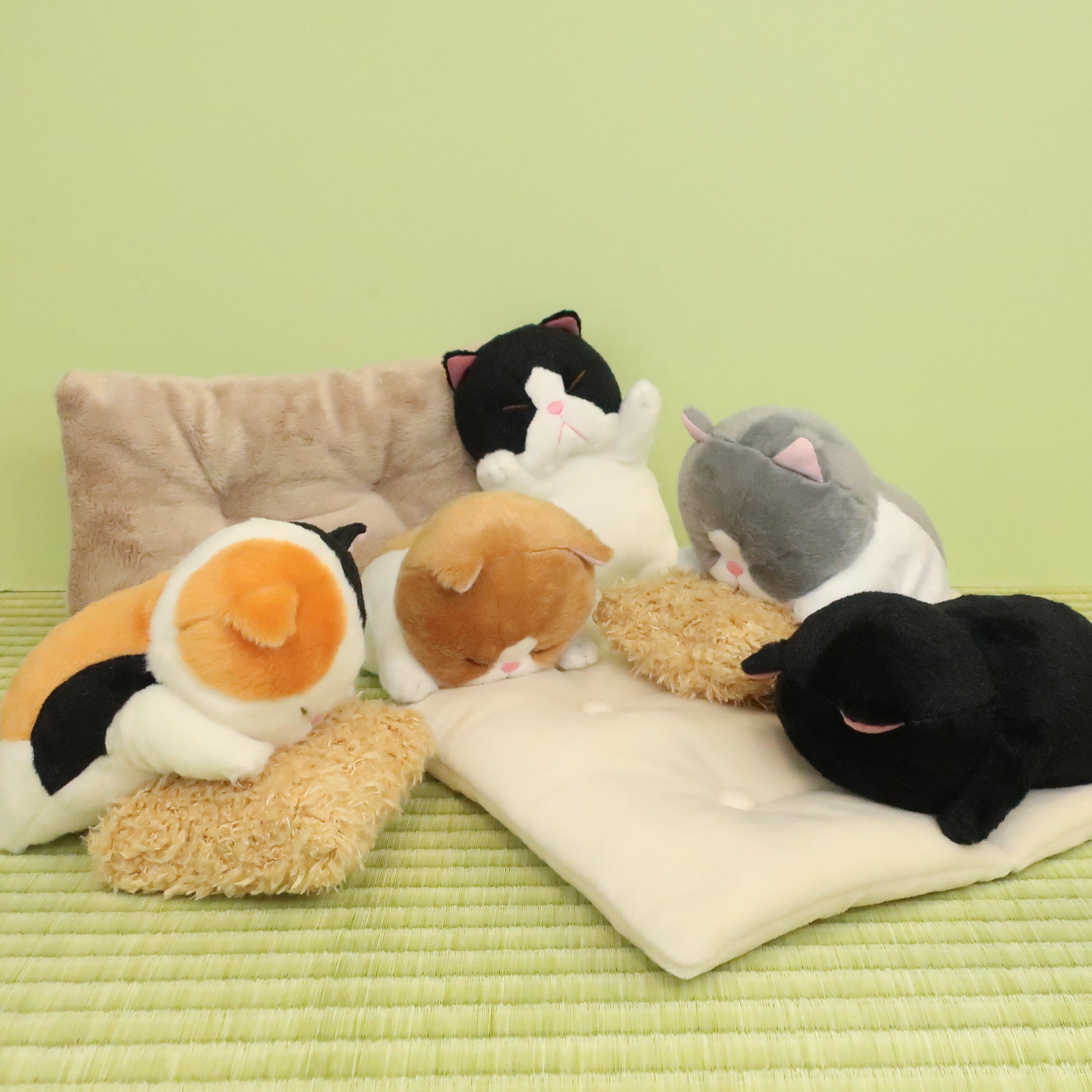 猫のぼうみたいなねこ ぬいぐるみ うつぶせ【全5種】 – nipopo