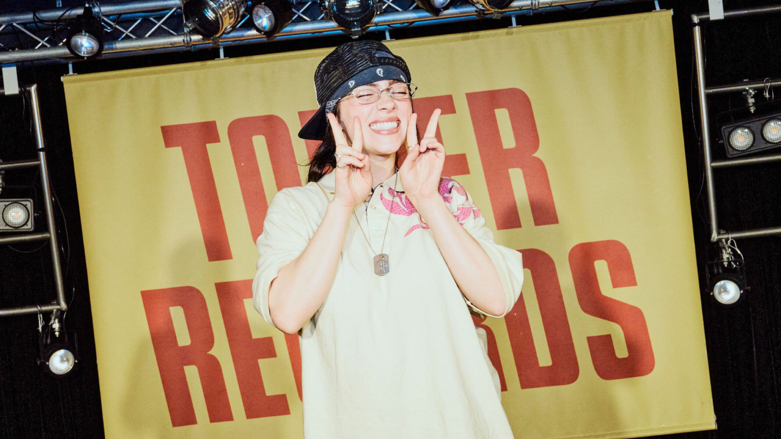 ビリー・アイリッシュが新作アルバムPRで来日、ファンとの親密な3日間