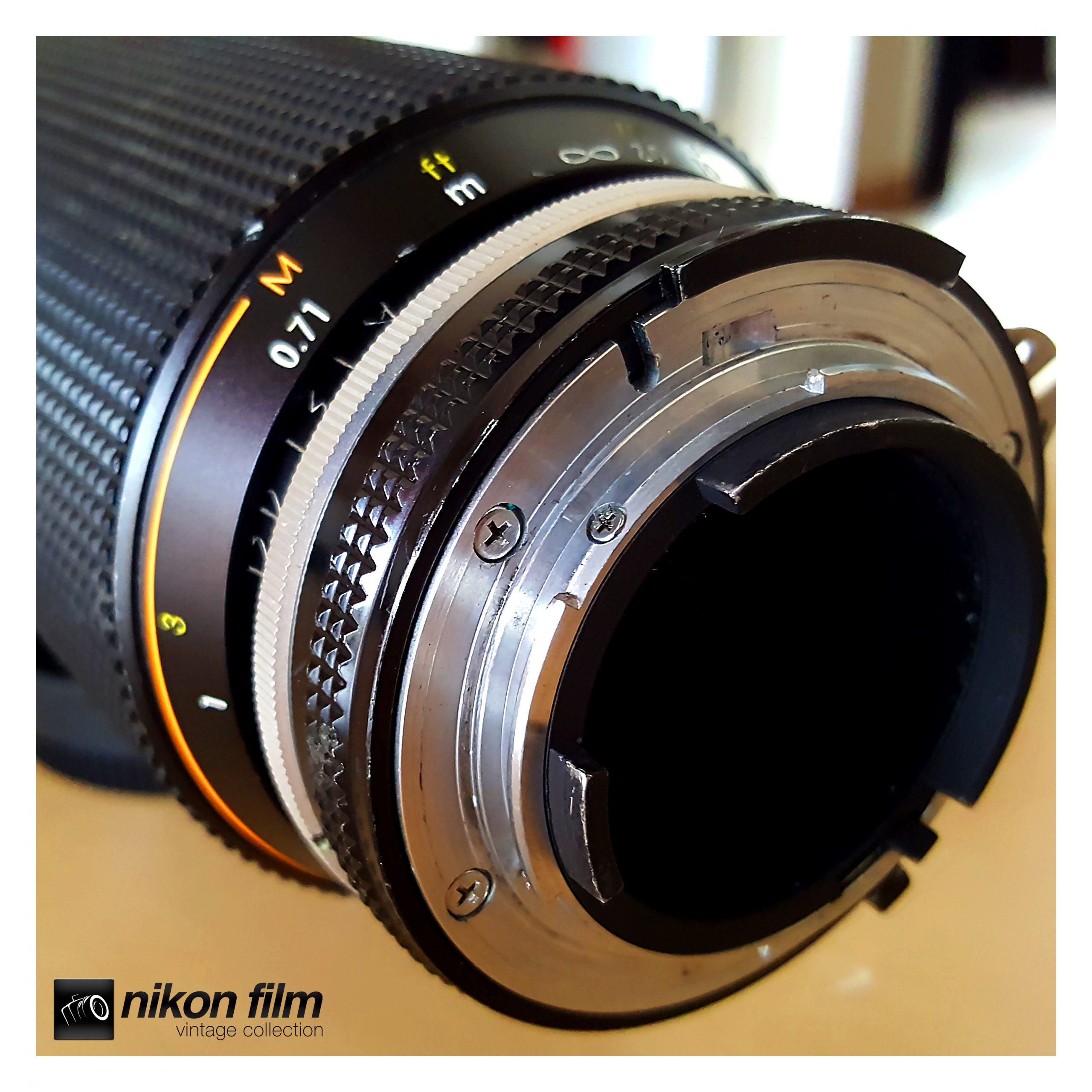 Nikon Zoom-Nikkor 100-300mm F/5.6 AiS -