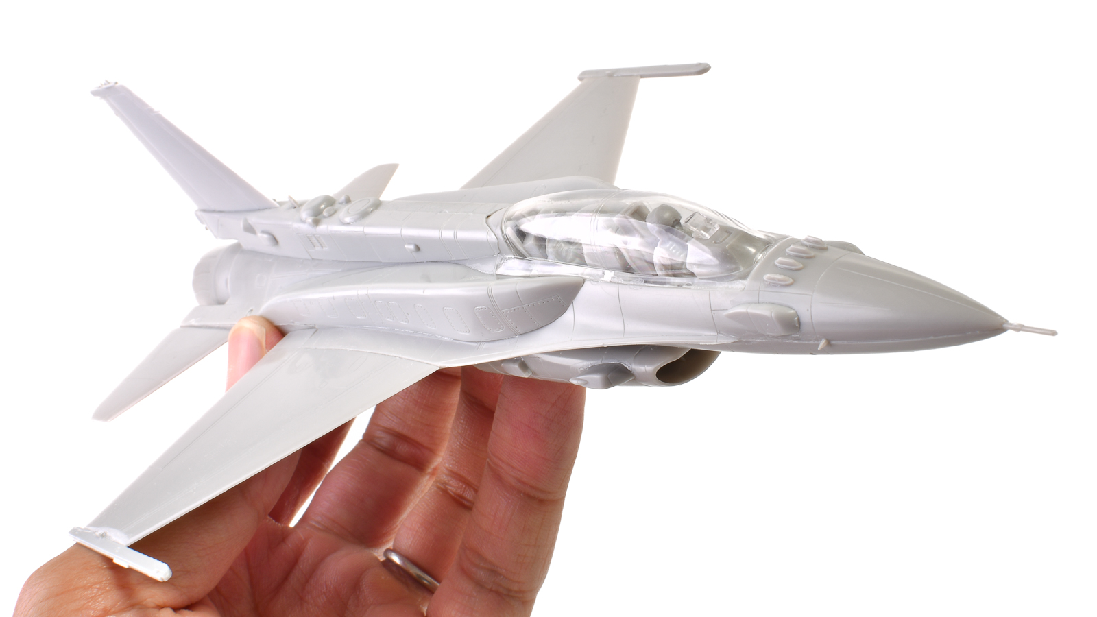 買ってくるだけで君も魔改造を体験できる特別なプラモデル。「ハセガワ