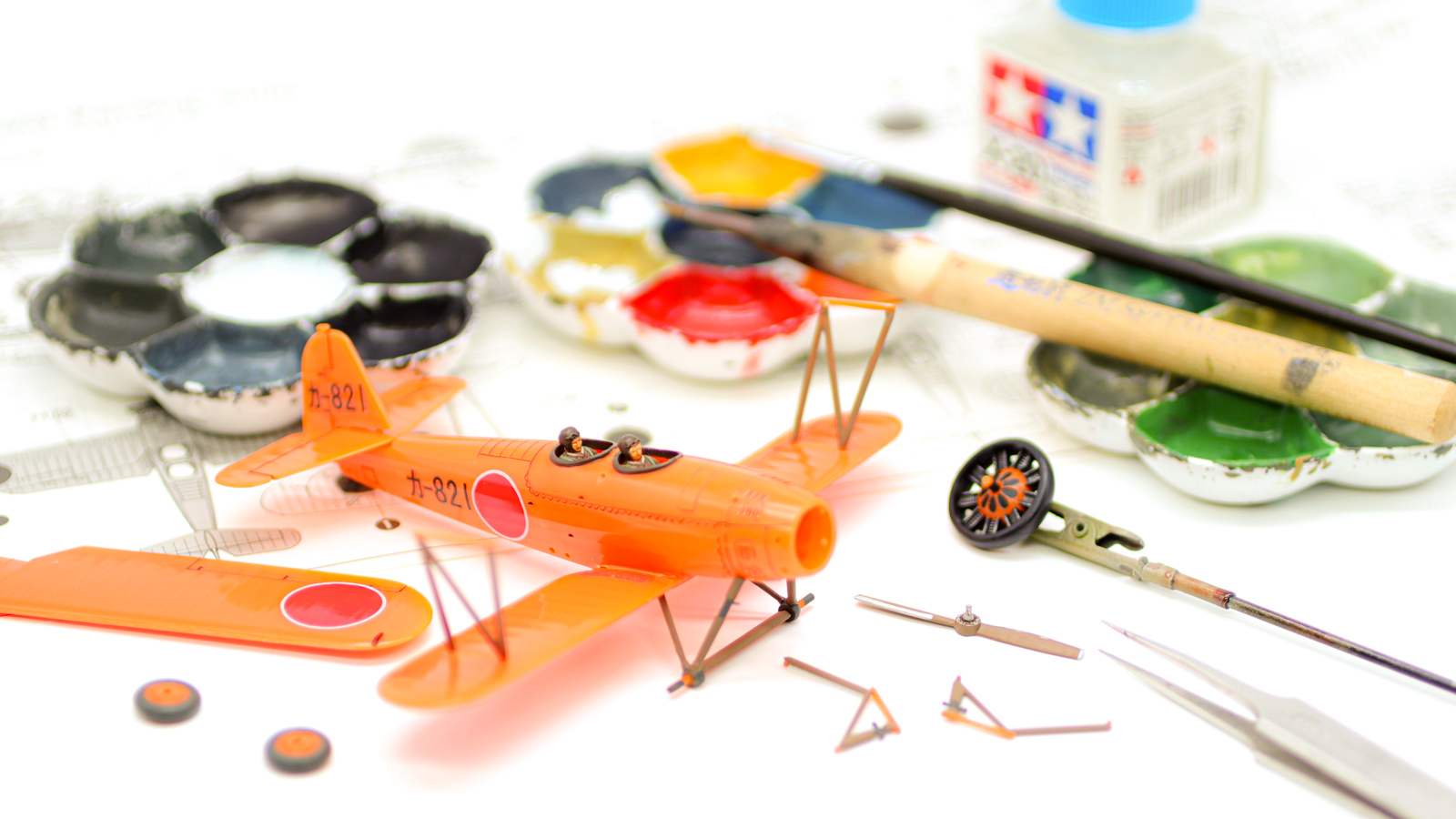 ずっとそのままのオレンジでいて。／アリイ 九三式中間練習機