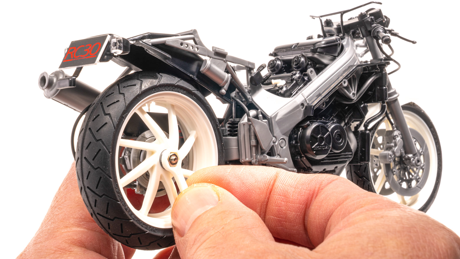 RC30というHONDAの伝説が1988年から甦るプラモデル／タミヤ VFR750R