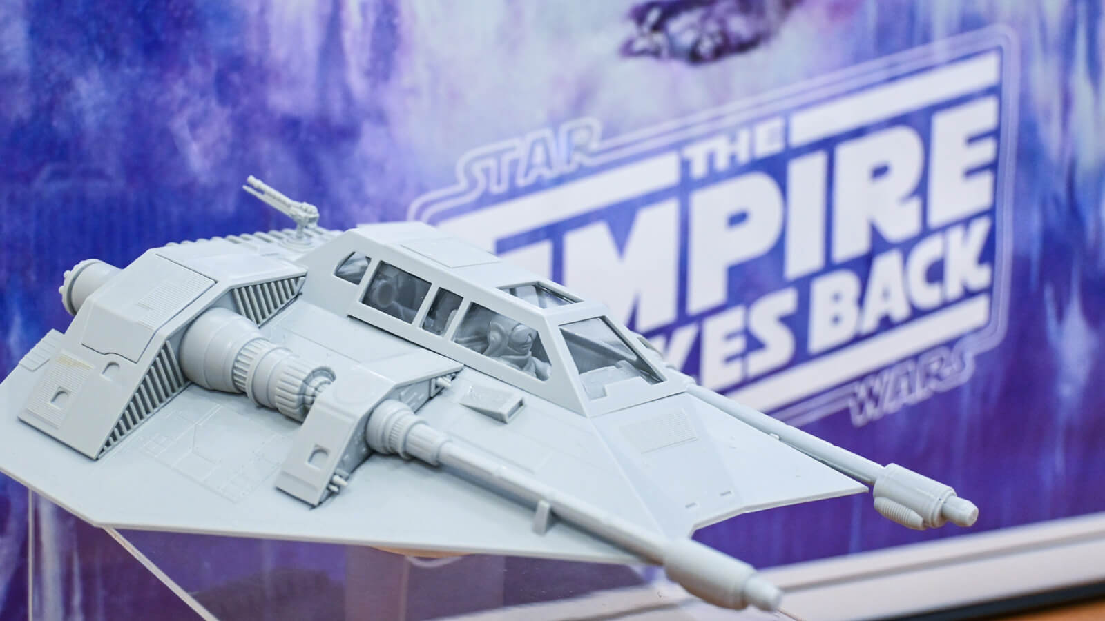 記念日には当時のスター・ウォーズに想いを馳せて／古老のスノー