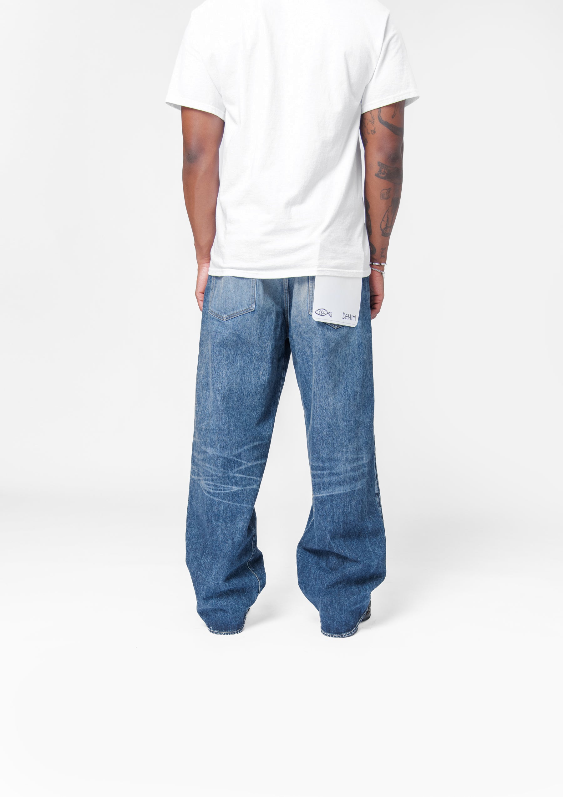 Social Sculpture 01 Ex WD Damaged-42 0125105005010 – NOMAD