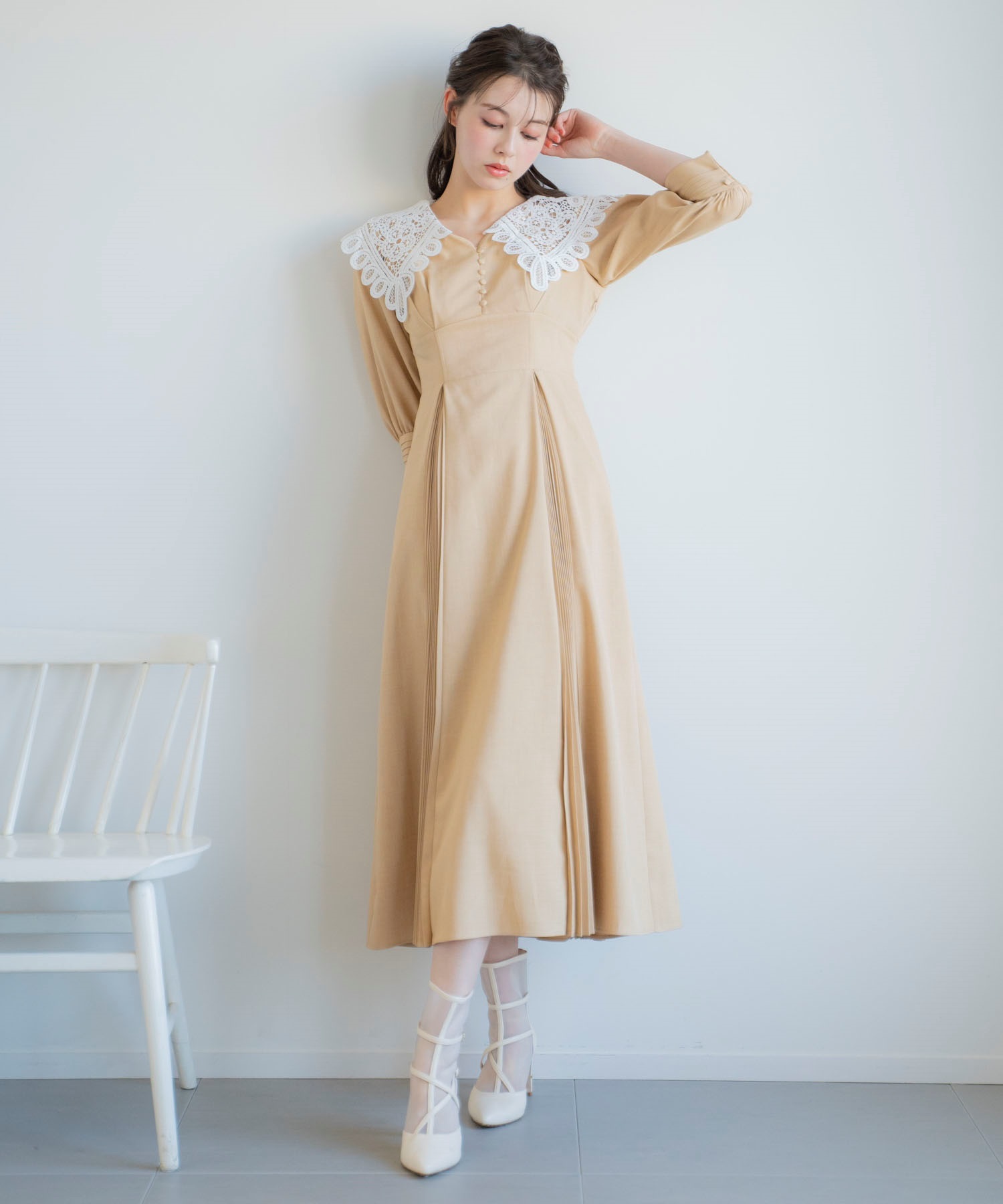 襟レースプリーツワンピ | ロングワンピース | NOELA OFFICIAL WEB STORE